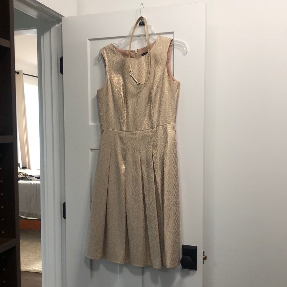 Tommy Hilfiger gold knee length dress size 4